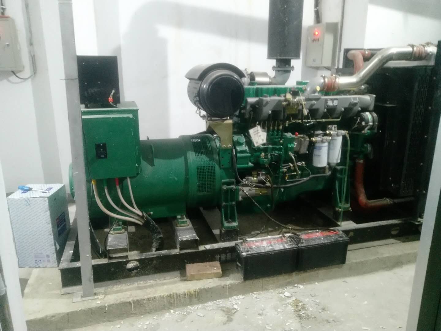 怎(zěn)麼操作柴油發電(dian)機組